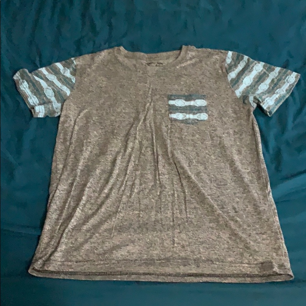Gray/blue men’s t shirt